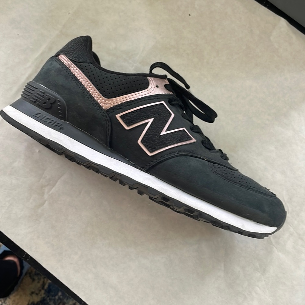 New Balance 574 Classics Black & Pink women’s 9